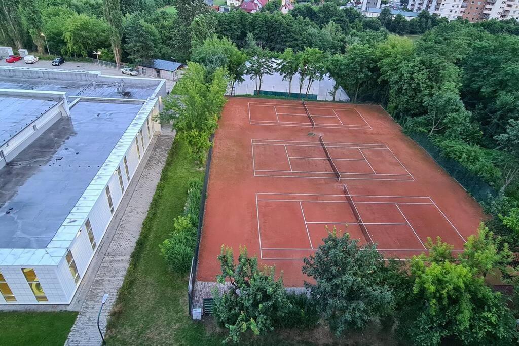 クラクフUroczy, Jasny Apartament Oraz Bezplatny Parking!アパートメント エクステリア 写真