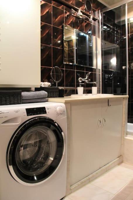 クラクフUroczy, Jasny Apartament Oraz Bezplatny Parking!アパートメント エクステリア 写真