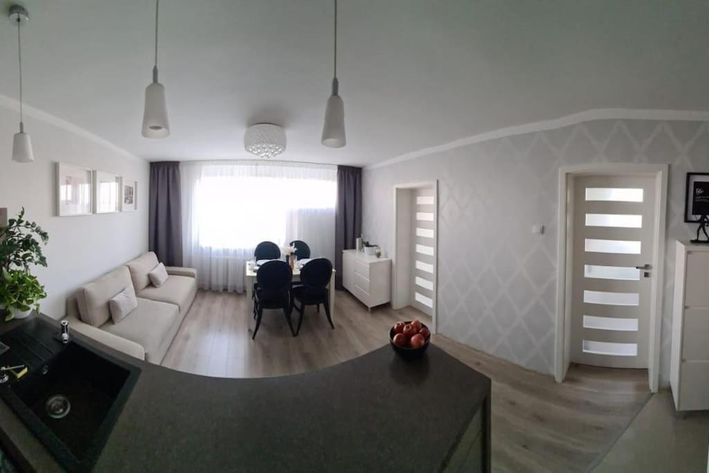 クラクフUroczy, Jasny Apartament Oraz Bezplatny Parking!アパートメント エクステリア 写真
