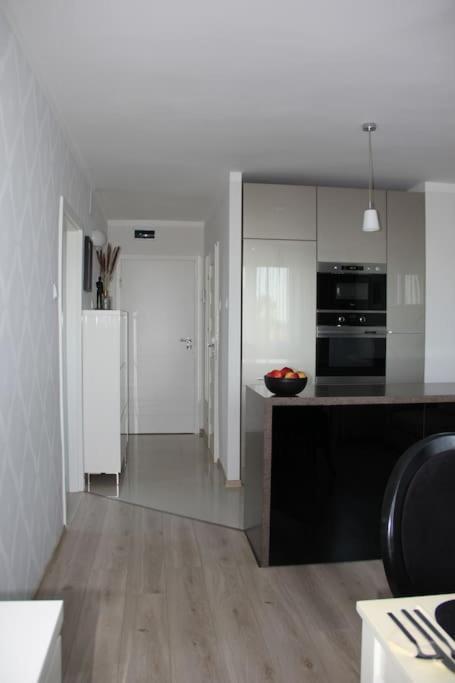 クラクフUroczy, Jasny Apartament Oraz Bezplatny Parking!アパートメント エクステリア 写真